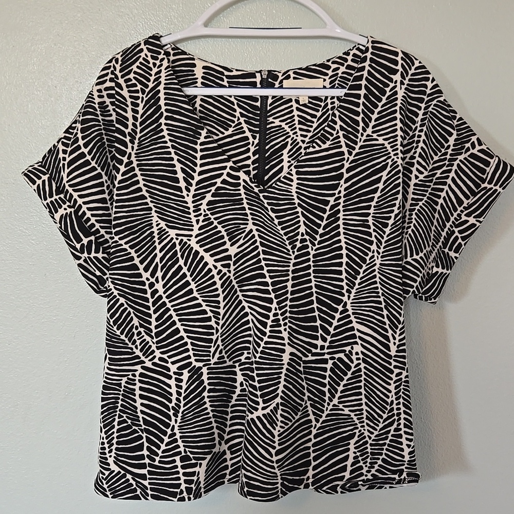 Mellóday | Black And Cream Cap Sleeve Top Size Large